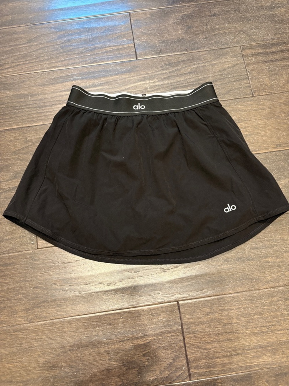 ALO Yoga Black Circle Skirt with Elastic Waistband Size Small